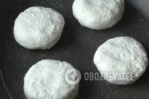 Сирники на рисовому борошні - Крок 6 Сирники на рисовому борошні - Крок 6
