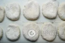 Сырники из обезжиренного творога - Шаг 6 Сырники из обезжиренного творога - Шаг 6
