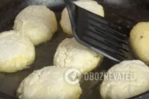 Сырники со сгущенкой - Шаг 7 Сырники со сгущенкой - Шаг 7