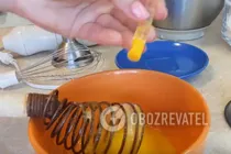 Сырники с цукатами - Шаг 2 Сырники с цукатами - Шаг 2