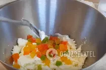 Сырники с цукатами - Шаг 5 Сырники с цукатами - Шаг 5