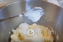 Сырники с цукатами - Шаг 7 Сырники с цукатами - Шаг 7