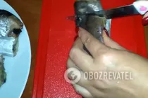 Хек під сметанно-сирним соусом - Крок 1 Хек під сметанно-сирним соусом - Крок 1