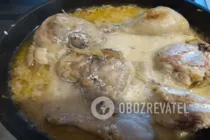 Смажена курка в сметані на сковороді - Крок 8 Смажена курка в сметані на сковороді - Крок 8