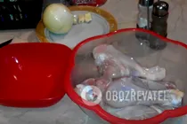 Тушкована курка з картоплею та томатною пастою - Крок 1 Тушкована курка з картоплею та томатною пастою - Крок 1
