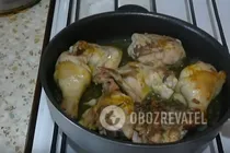 Тушеная курица с луком и морковью - Шаг 4 Тушеная курица с луком и морковью - Шаг 4
