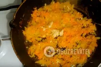 Тушеная курица на сковороде - Шаг 4 Тушеная курица на сковороде - Шаг 4