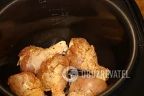 Тушкована курка з картоплею в мультиварці - Крок 5 Тушкована курка з картоплею в мультиварці - Крок 5