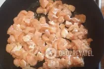 Тушкована курка із шампіньйонами у вершках - Крок 2 Тушкована курка із шампіньйонами у вершках - Крок 2