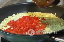 Курка, тушкована під вершково-грибним соусом - Крок 3 Курка, тушкована під вершково-грибним соусом - Крок 3