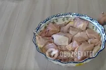 Тушкована курка у вершково-часниковому соусі - Крок 1 Тушкована курка у вершково-часниковому соусі - Крок 1