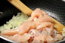 Курка, тушкована у вершках із перцем - Крок 3 Курка, тушкована у вершках із перцем - Крок 3
