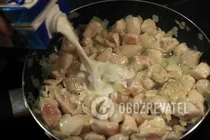 Курица, тушеная в сливках на сковороде - Шаг 4 Курица, тушеная в сливках на сковороде - Шаг 4