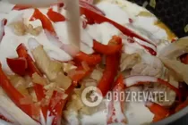 Курка, тушкована у вершках із перцем - Крок 5 Курка, тушкована у вершках із перцем - Крок 5