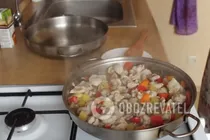 Тушеные окорочка с овощами - Шаг 5 Тушеные окорочка с овощами - Шаг 5