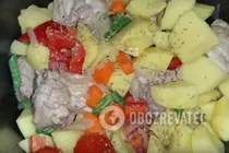 Тушкована курка з картоплею та овочами в мультиварці - Крок 10 Тушкована курка з картоплею та овочами в мультиварці - Крок 10