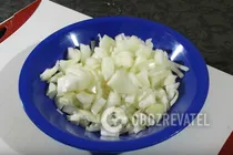 Тушкована курка з капустою в мультиварці - Крок 1 Тушкована курка з капустою в мультиварці - Крок 1