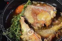 Курица, тушеная в красном вине - Шаг 13 Курица, тушеная в красном вине - Шаг 13
