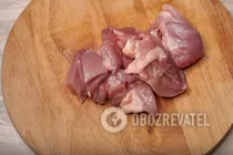 Тушкована курка з картоплею в горщику - Крок 1 Тушкована курка з картоплею в горщику - Крок 1