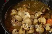 Курица, тушеная в красном вине - Шаг 16 Курица, тушеная в красном вине - Шаг 16