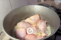 Курица, тушеная в белом вине - Шаг 2 Курица, тушеная в белом вине - Шаг 2