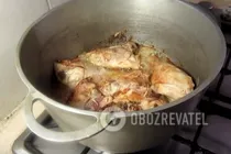 Курица, тушеная в белом вине - Шаг 3 Курица, тушеная в белом вине - Шаг 3
