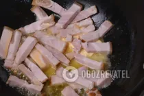 Курица с грибами, тушеная в красном вине - Шаг 4 Курица с грибами, тушеная в красном вине - Шаг 4