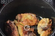 Курица, тушеная в красном вине - Шаг 4 Курица, тушеная в красном вине - Шаг 4