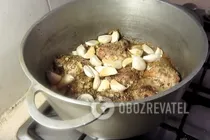 Курица, тушеная в белом вине - Шаг 5 Курица, тушеная в белом вине - Шаг 5