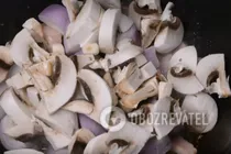 Курица с грибами, тушеная в красном вине - Шаг 6 Курица с грибами, тушеная в красном вине - Шаг 6