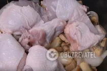 Курица с грибами, тушеная в красном вине - Шаг 7 Курица с грибами, тушеная в красном вине - Шаг 7
