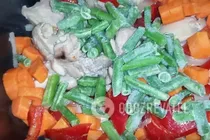 Тушкована курка з картоплею та овочами в мультиварці - Крок 8 Тушкована курка з картоплею та овочами в мультиварці - Крок 8