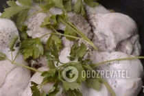 Курица с грибами, тушеная в красном вине - Шаг 8 Курица с грибами, тушеная в красном вине - Шаг 8