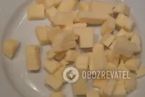 Тушеные окорочка с яблоками и сыром - Шаг 5 Тушеные окорочка с яблоками и сыром - Шаг 5
