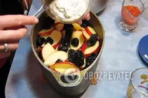 Тушеные окорочка с яблоками и черносливом - Шаг 6 Тушеные окорочка с яблоками и черносливом - Шаг 6