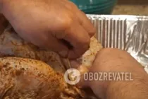 Індичка, фарширована чорносливом і яблуками - Крок 5 Індичка, фарширована чорносливом і яблуками - Крок 5