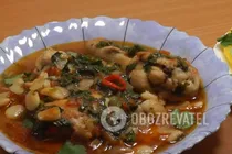 Тушеная курица с фасолью и луком - Шаг 13 Тушеная курица с фасолью и луком - Шаг 13