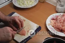 Тушеная курица с фасолью и луком - Шаг 2 Тушеная курица с фасолью и луком - Шаг 2