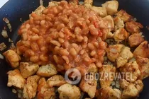 Тушкована курка з квасолею в томатному соусі - Крок 5 Тушкована курка з квасолею в томатному соусі - Крок 5
