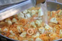 Курица, тушеная в сырном соусе - Шаг 6 Курица, тушеная в сырном соусе - Шаг 6