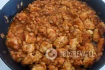 Тушкована курка з квасолею в томатному соусі - Крок 6 Тушкована курка з квасолею в томатному соусі - Крок 6