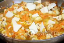 Курица, тушеная в сырном соусе - Шаг 7 Курица, тушеная в сырном соусе - Шаг 7