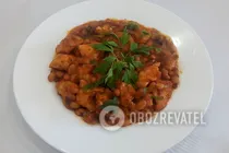 Тушкована курка з квасолею в томатному соусі - Крок 7 Тушкована курка з квасолею в томатному соусі - Крок 7