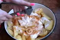 Курка в рукаві з картоплею і перцем - Крок 5 Курка в рукаві з картоплею і перцем - Крок 5