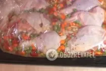 Курица в рукаве с рисом и овощами - Шаг 8 Курица в рукаве с рисом и овощами - Шаг 8