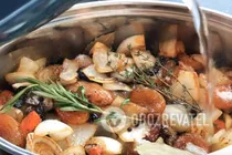 Тушкована курка з сухофруктами - Крок 10 Тушкована курка з сухофруктами - Крок 10