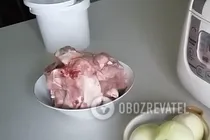 Тушеная курица с черносливом - Шаг 1 Тушеная курица с черносливом - Шаг 1