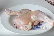 Тушеная курица с сухофруктами и медом - Шаг 2 Тушеная курица с сухофруктами и медом - Шаг 2
