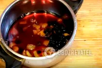 Тушкована курка з сухофруктами та вином - Крок 5 Тушкована курка з сухофруктами та вином - Крок 5