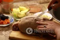 Гуска в рукаві з курагою і чорносливом - Крок 3 Гуска в рукаві з курагою і чорносливом - Крок 3